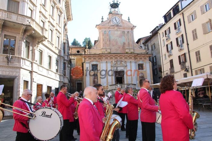 La Banda Musicale di Mondovì all'inaugurazione di "Calici e Forchette"