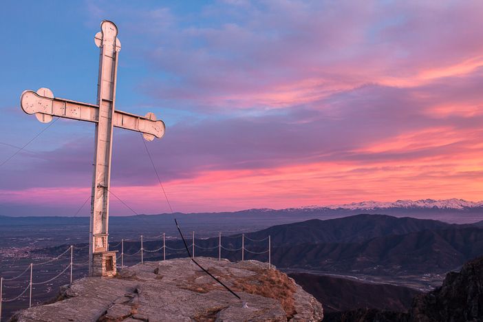 La croce sulla vetta del Monte Bracco