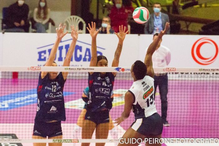 Una immagine del match tra la Lpm e il Club Italia (foto Guido Peirone)