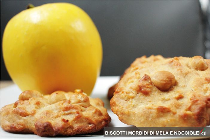 MercoledìVeg di Ortofruit: oggi prepariamo biscotti morbidi di mela e nocciole MercoledìVeg di Ortofruit: oggi prepariamo biscotti morbidi di mela e nocciole