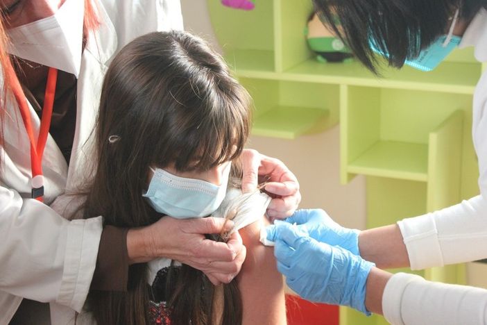 Nel primo giorno vaccinati 469 bambini piemontesi tra i 5 e gli 11 anni