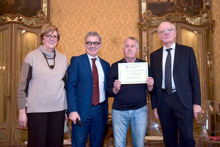 Nella foto di Matteo Secci, da sinistra, la consigliera segretaria dell’Ordine dei Giornalisti piemontesi Maria Teresa Martinengo, Il presidente Stefano Tallia, Giampaolo Testa e il vicepresidente Ezio Ercole