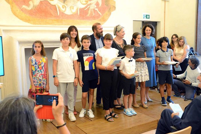 Il professore e cantautore Roberto Vecchioni giurato d'eccezione