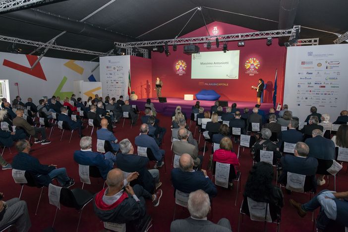 Un monento della premiazione - Foto Maurizio Milanesio per Camera di Commercio di Cuneo Un monento della premiazione - Foto Maurizio Milanesio per Camera di Commercio di Cuneo