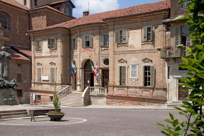 Immagine di repertorio, il comune di Bra