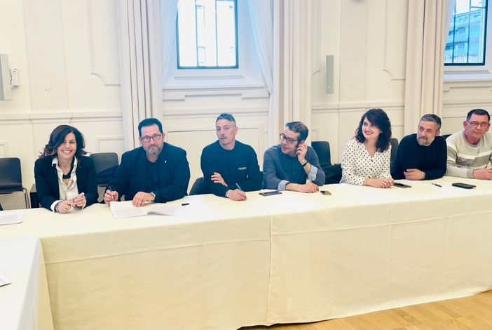 Stamattina le firme sull'intesa tra Ance e le sigle di sindacali di settore di Cgil, Cisl e Uil Stamattina le firme sull'intesa tra Ance e le sigle di sindacali di settore di Cgil, Cisl e Uil