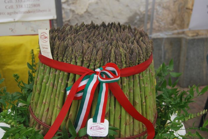 A Ceresole d'Alba tornala Fiera delle Terre Rosse