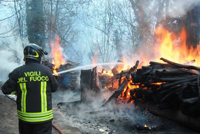 11 incendi boschivi in Granda dal 1° gennaio, la Regione: "Siamo preoccupati" 11 incendi boschivi in Granda dal 1° gennaio, la Regione: "Siamo preoccupati"
