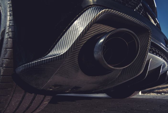 Scarichi sportivi: prestazioni, personalizzazione e leggi da conoscere