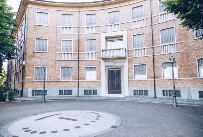 Chiusura del seminario interdiocesano di Fossano, la diocesi di Mondovì precisa: “Il vescovo contrario alla decisione” Chiusura del seminario interdiocesano di Fossano, la diocesi di Mondovì precisa: “Il vescovo contrario alla decisione”