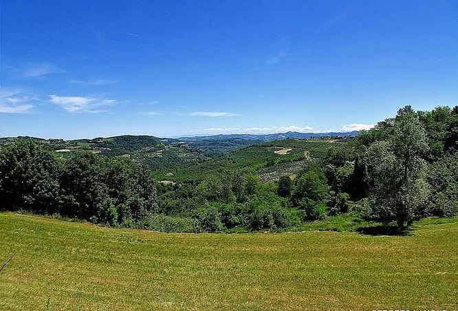 Un panorama della Valle Tanaro Un panorama della Valle Tanaro
