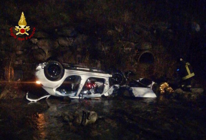 Auto in una scarpata sulla provinciale 278 Valle Grande