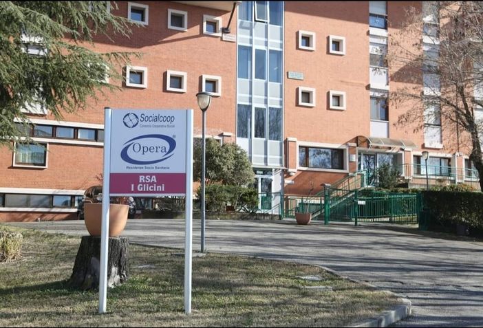 La residenza "I Glicini" di Bra dove è avvenuto il singolare salvataggio