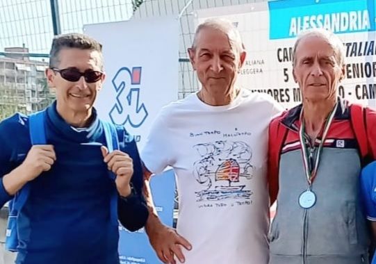 Marciatori dell’Atletica Fossano 75 sul terzo gradino del podio ai campionati italiani di Società Master Marciatori dell’Atletica Fossano 75 sul terzo gradino del podio ai campionati italiani di Società Master