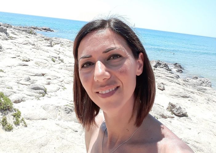 Uno scatto sorridente di Delinda Mancosu. Aveva 45 anni (Facebook) Uno scatto sorridente di Delinda Mancosu. Aveva 45 anni (Facebook)
