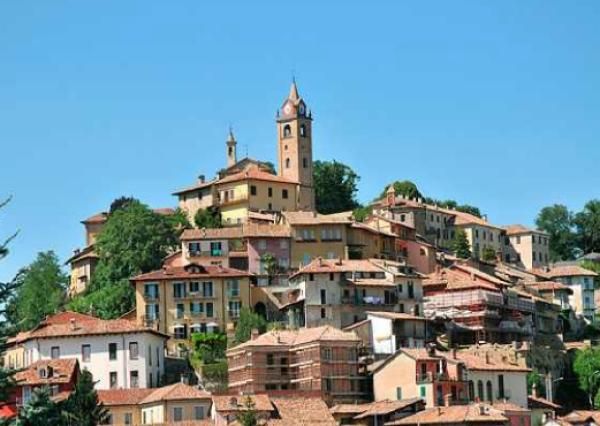 Una veduta del centro langarolo