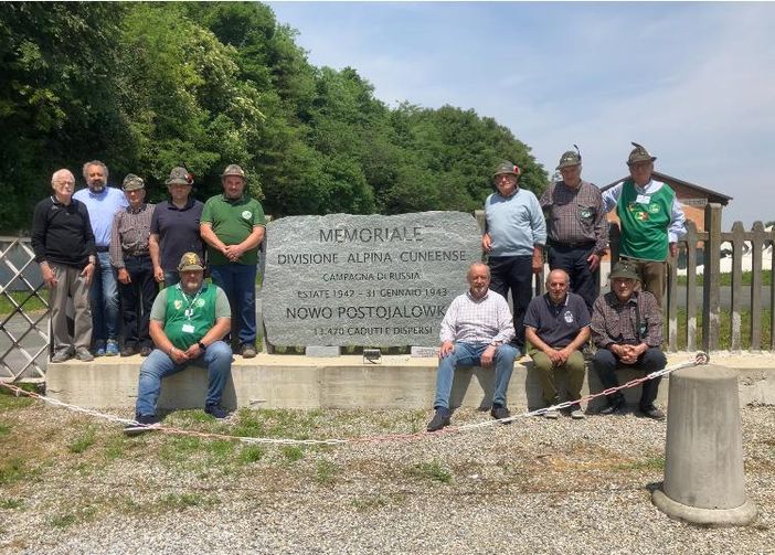 Gruppo alpini di Ormea in visita al Memoriale della Divisione Alpina Cuneense di Cuneo