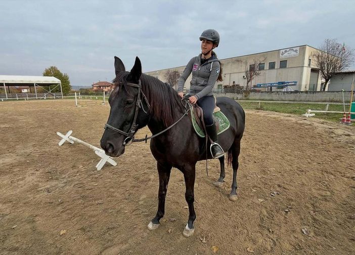 Sportabili Alba porta il Carnevale a cavallo in maschera al Maneggio Equi di Roddi