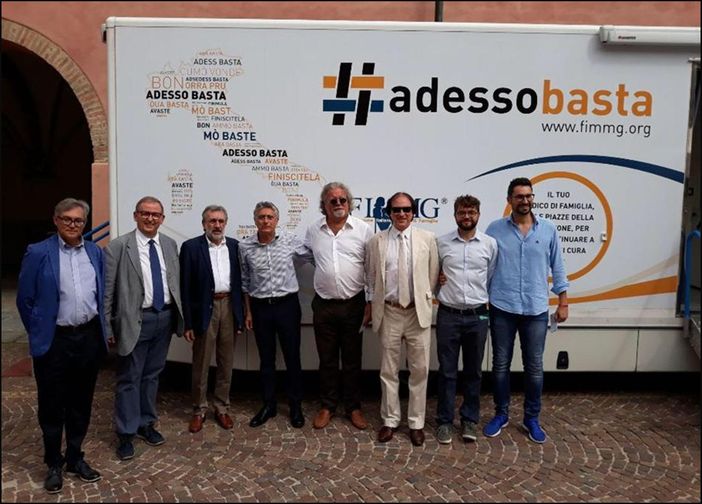 La Federazione Italiana Medici di Famiglia ad Alba promuove "#adessobasta" La Federazione Italiana Medici di Famiglia ad Alba promuove "#adessobasta"