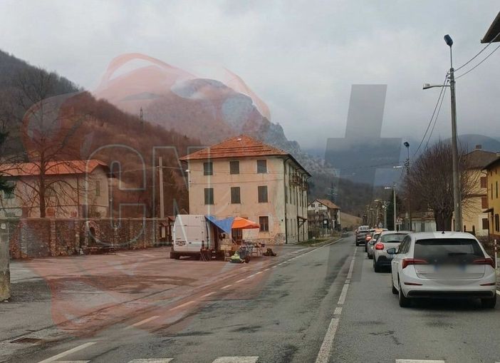 Statale 28 nel caos: code infinite verso il Piemonte nel giorno del controesodo post Festival