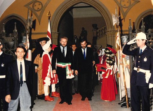 Nel 1987 l'allora premier Giovanni Goria inaugurò la Fiera Nazionale del Tartufo Bianco d'Alba Nel 1987 l'allora premier Giovanni Goria inaugurò la Fiera Nazionale del Tartufo Bianco d'Alba
