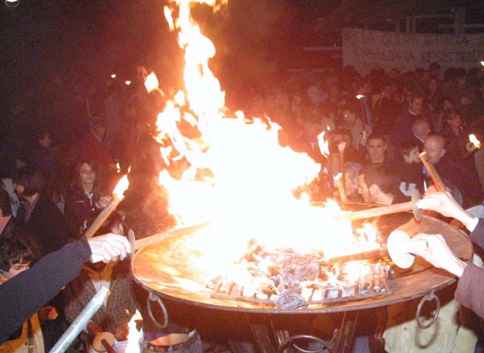 Cuneo: una fiaccolata del 25 Aprile negli anni passati