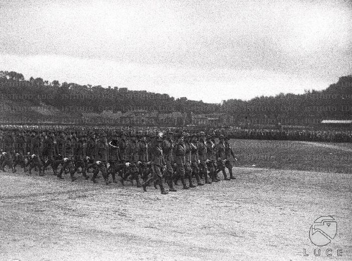 "Confesso: durante il Ventennio mi facevano bere olio di ricino anche a Natale"