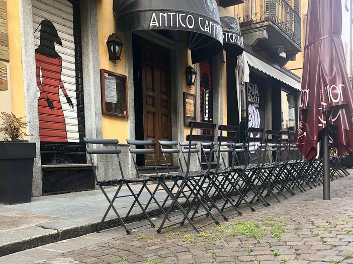 L'esterno dello storico locale di via Cavour a Bra
