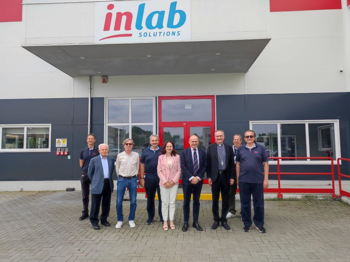 Il cardinal Gambetti con i vertici Inalpi