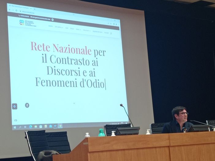 Per la consegna del premio Mario Riu 2023 ai tre istituti di Fossano, anche Federico Faloppa Per la consegna del premio Mario Riu 2023 ai tre istituti di Fossano, anche Federico Faloppa