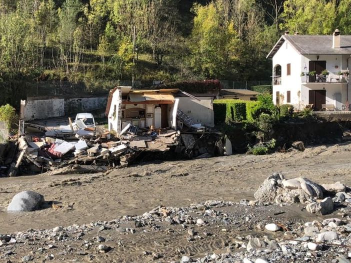 Domani Emmanuel Macron visiterà l’arrière pays: le immagini di una catastrofe. L’alta valle Roya è diventata un’isola e monta la rabbia (Foto)