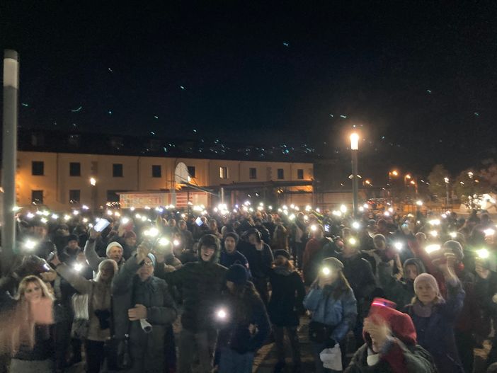 Governo verso la stretta, "no green pass" ancora in piazza a Cuneo