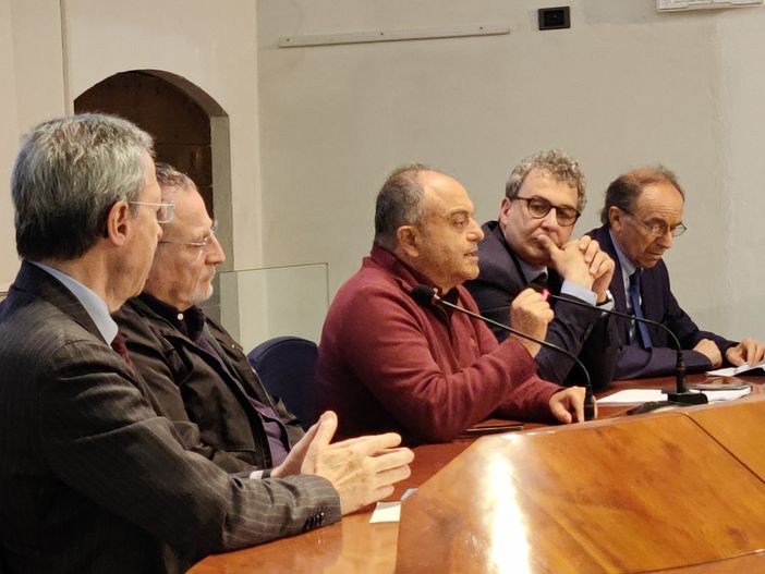 L'intervento di Nicola Gratteri: un bagno di folla per il saggista scrittore