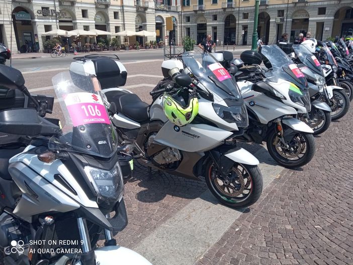 Giro d'Italia U23: Cuneo-Pinerolo, da piazza Galimberti il via all'ultima tappa (FOTO e VIDEO)