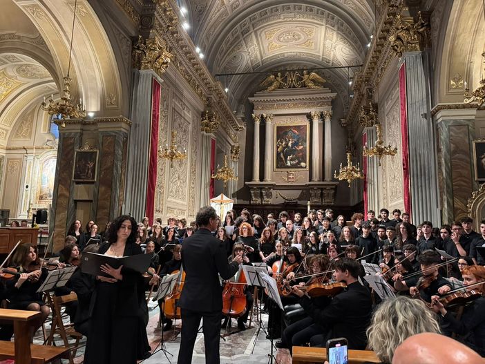 Nelle foto alcuni momenti dell'esibizione tenuta nel Duomo di Cuneo Nelle foto alcuni momenti dell'esibizione tenuta nel Duomo di Cuneo