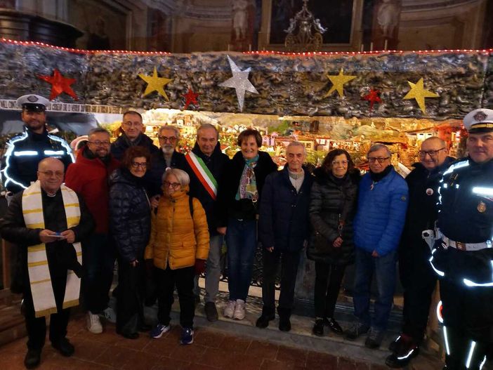 Inaugurazione del presepe nella foto di Pino Berrino