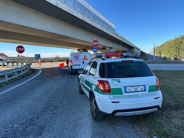 Una donna ferita nello scontro tra due veicoli in via Piumati a Bra