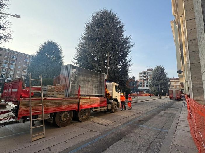 Piazza Europa, le opposizioni compatte chiedono di sospendere il Consiglio comunale di questa sera