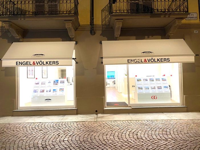 La sede albese di Engel &amp; Völkers, in via Mandelli