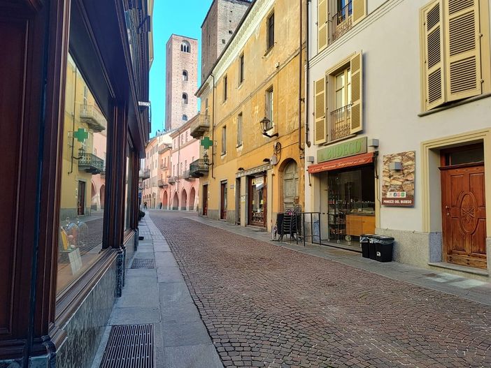 Il locale di via Cavour ad Alba