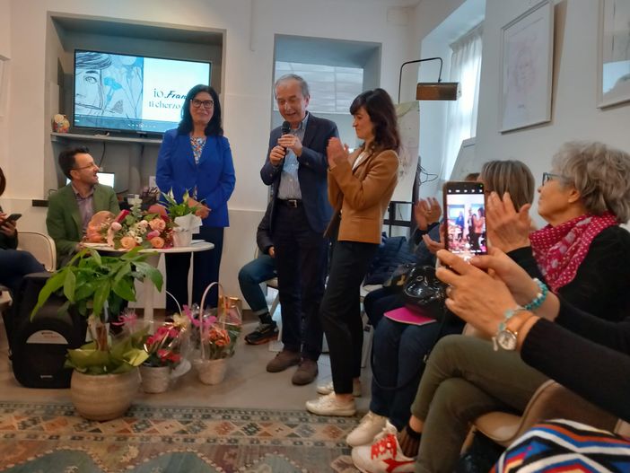 Foto: il vernissage della mostra di Francesca Semeraro