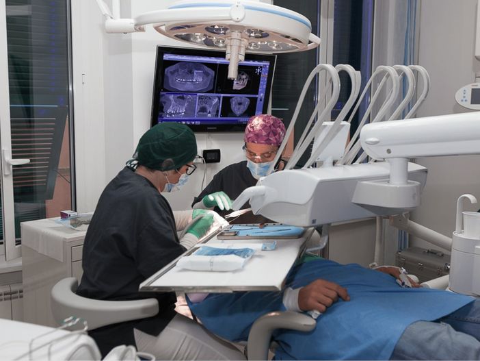 Dalla diagnosi al sorriso: il metodo Zenadent per un percorso odontoiatrico completo e sicuro