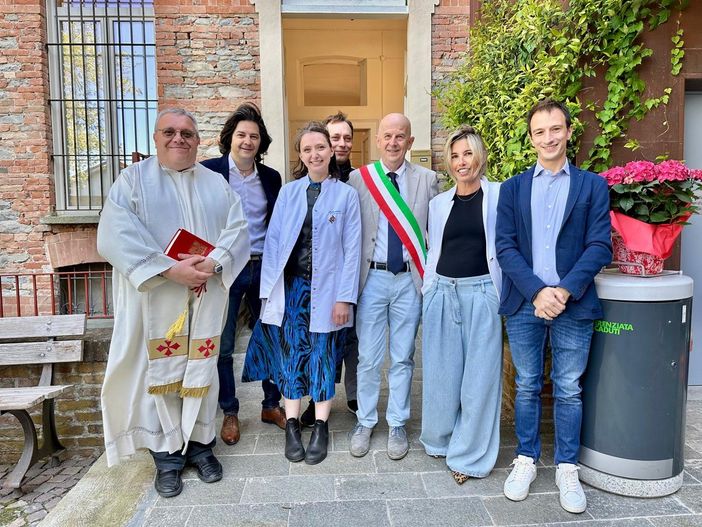 L'inaugurazione e la benedizione della farmacia in via Foglio 1 a Serralunga