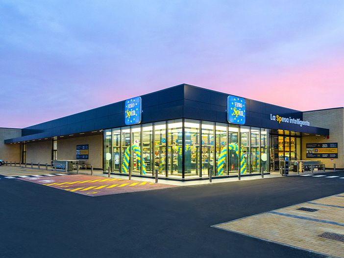 Eurospin, una visione concreta di convenienza e qualità. Amo Essere ne è l’estensione più attuale Eurospin, una visione concreta di convenienza e qualità. Amo Essere ne è l’estensione più attuale