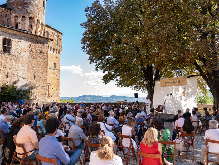 Premio Roddi, trent’anni di poesia: "Un’arte gentile per raccontare la bellezza" Premio Roddi, trent’anni di poesia: "Un’arte gentile per raccontare la bellezza"