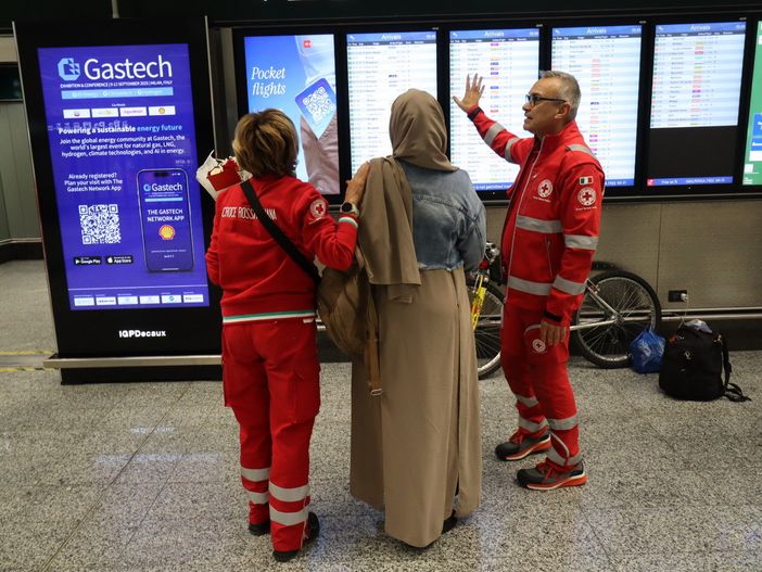 Dopo 12 anni madre e figlia si riabbracciano: dal Sudan a Cuneo grazie alla Croce Rossa