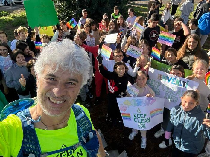 L'assessore Roberto Cavallo, durante una tappa dell'iniziativa  Keep Clean and Run, svoltasi a ottobre 2025