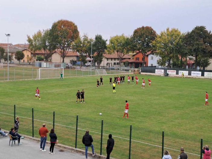Calcio Eccellenza / Grande equilibrio nel derby tra Cuneo e Centallo, al “Paschiero” finisce 1-1