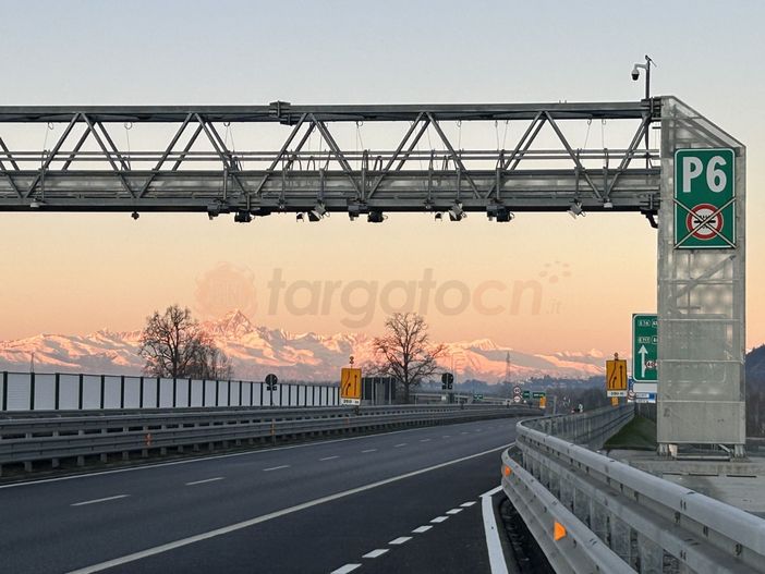 Asti-Cuneo, il grido di lavoratori e pendolari: "Un'opera essenziale degna di un paese normale, ma rischia di essere una bella spremitura di portafogli"