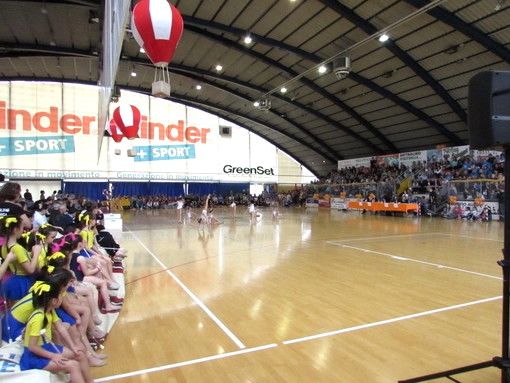 Il palazzetto dello sport di Bra, al centro di un ambizioso progetto allo studio del Comune